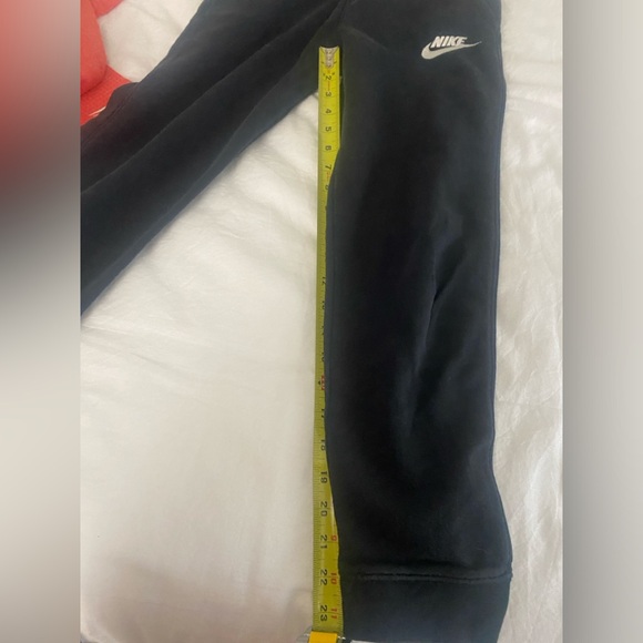Nike Black Joggers - Picture 6 of 7
